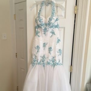 Tony Bowls Dresses - White & Blue Tony Bowls Gown Tony Bowls Dresses - White & Blue Tony Bowls Gown